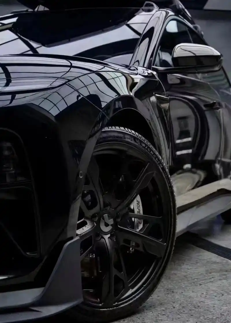 图上所示21寸,对轮毂感兴趣的小伙伴可以关注或私我呀!