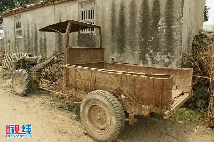 上世纪80,90年代是手扶拖拉机的辉煌时期,当时农村的女孩,如果嫁了一