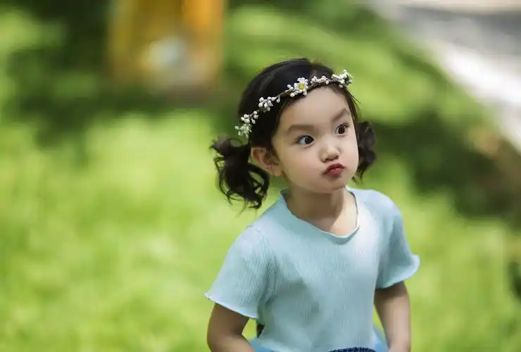 【图片1】可爱的小女孩--蜂鸟论坛照片套图