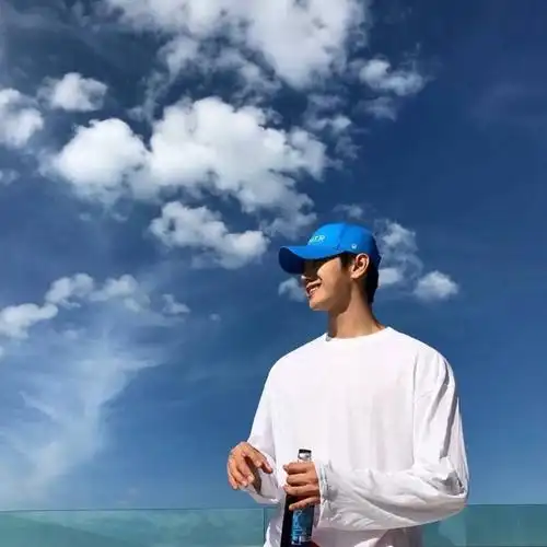 男生头像 真人 壁纸图片 阳光黑白