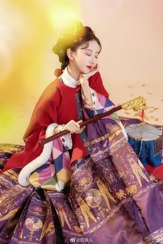 「 巧裁幡胜试新罗,画彩描金作闹蛾|新罗|袄子|艾虎_新浪新闻