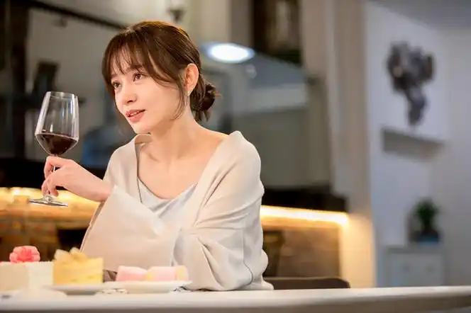 施诗《甜蜜》温情收官  演绎职场精英演技实力圈粉