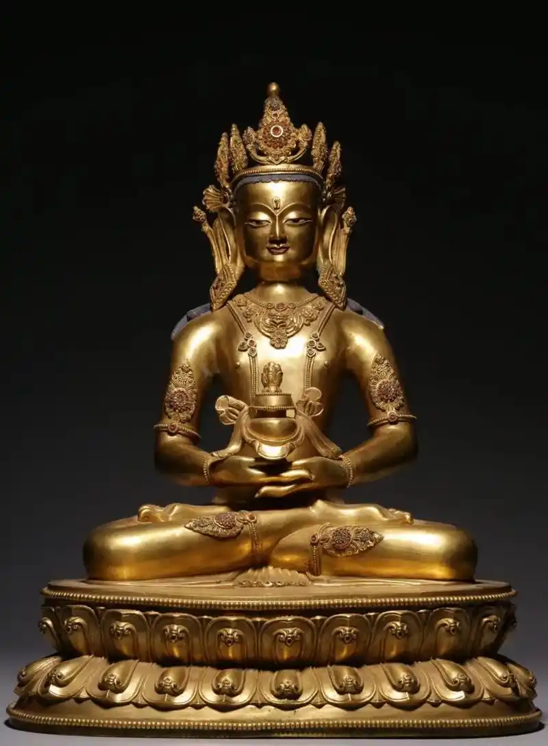 清铜鎏金嵌宝长寿佛造像.#造像艺术 #艺术收藏品 #古董古玩 - 抖音