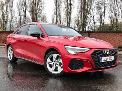 奥迪全新a3三厢版实拍!下月国内开售/尺寸再升级