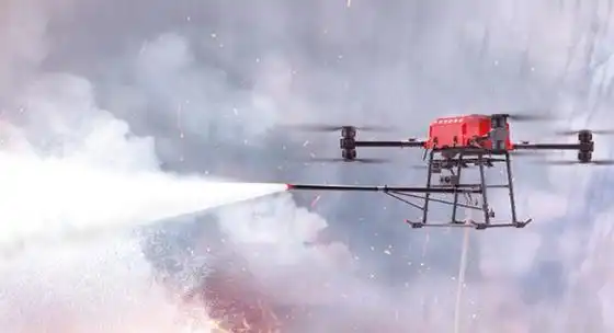 除了空中搜救,无人机还被应用在灾情侦察,灾情监测,抛投物资等一线