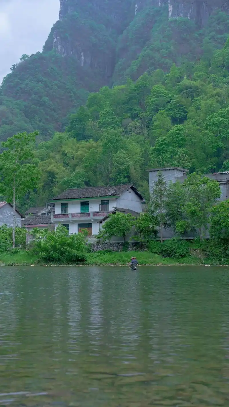 湘西的小山村,依山傍水.来一次念念不忘#感受大自然的气息和美 - 抖音