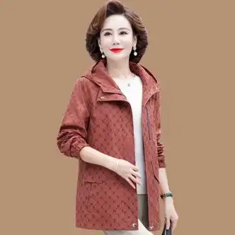 海梵鲸轻奢品牌妈妈春秋时尚风衣老年人女装洋气薄外套40岁中年妇女