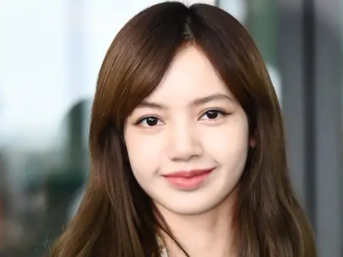 在没有看青春有你2的时候我是完全不知道lisa的这个人,当我看了以后