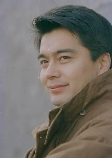 他演的祁同伟让人又恨又想笑,许亚军年轻时候可是帅哥一枚,老了也照样