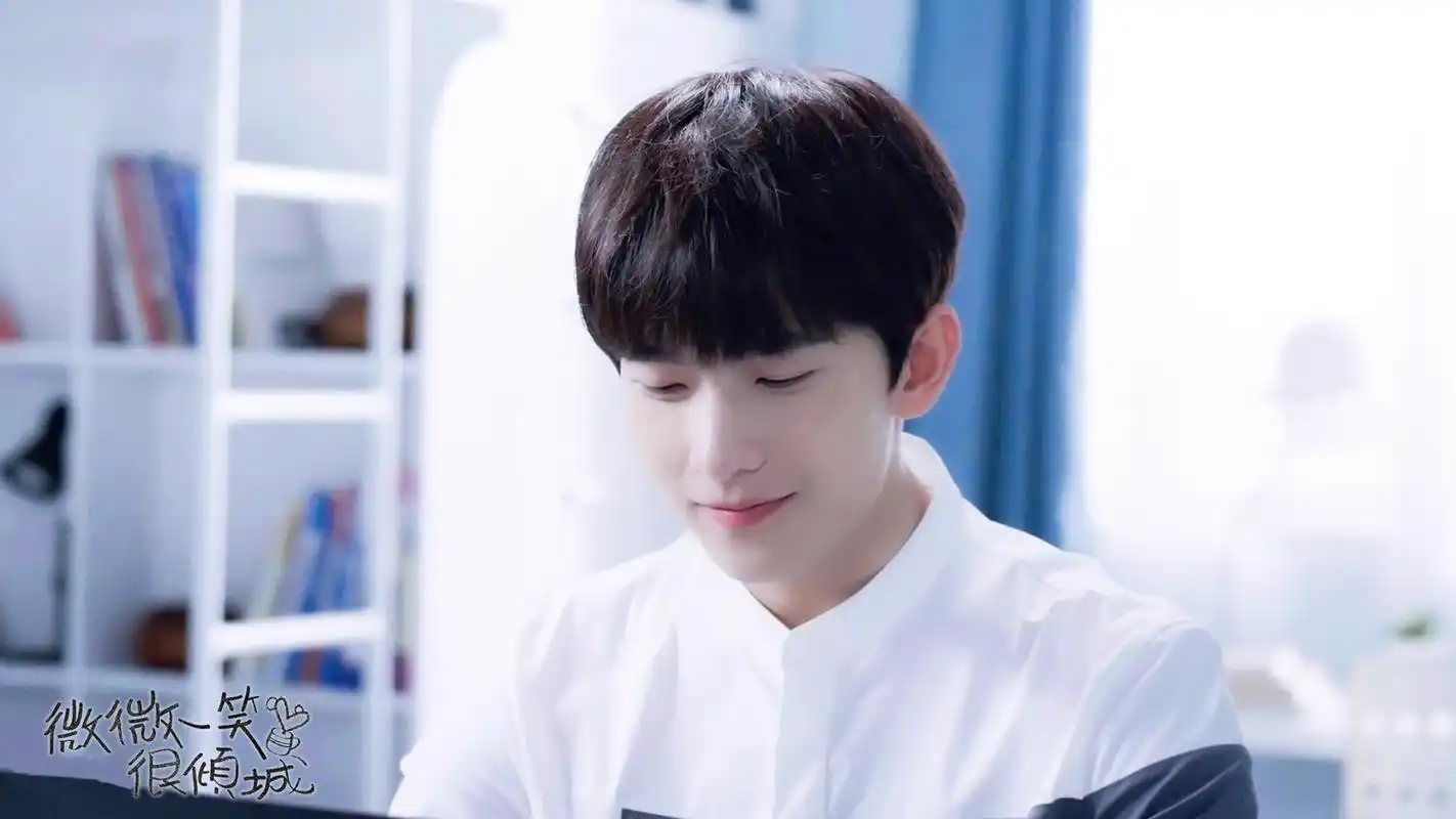 《微微一笑很倾城》杨洋帅气剧照图片桌面壁纸高清大图预览1920x1080