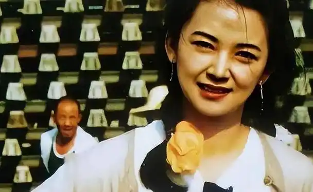 回顾霸王花胡慧中黑帮老大爱她一生现任入狱不离不弃