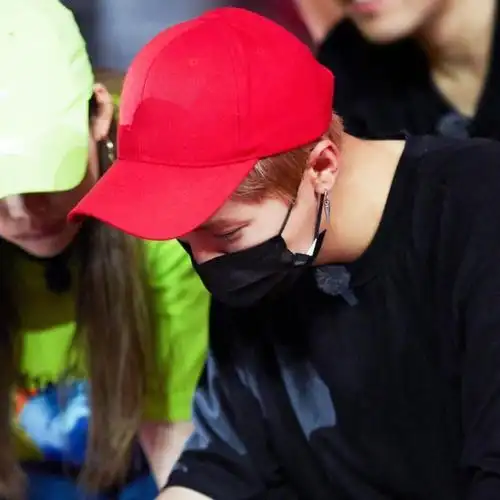 热血街舞团鹿晗同款帽子男纯色光板鸭舌帽女韩版夏百搭简约学生帽红色