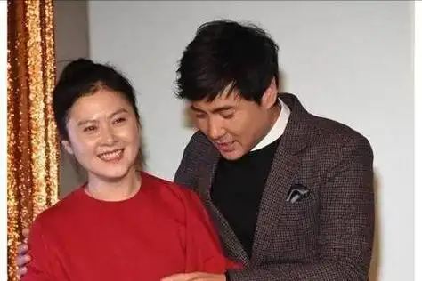 沈腾带儿子小狮子参加宴会活泼又机灵妻子王琦和马丽热聊