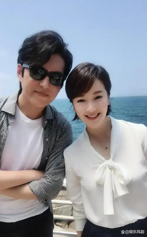 靳东:与离过婚的江珊同居了5年,却为何转身娶了二婚的李佳?