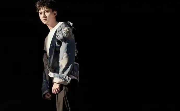 蔡乙嘉  《我们的少年时代》中的郁风,像一束光照亮了我们的生活