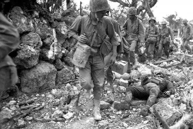 连日本教科书都欲掩盖的历史二战最血腥的一役