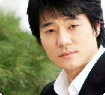 韩星李太坤的眼神好迷人,可以用什么词语去形容?