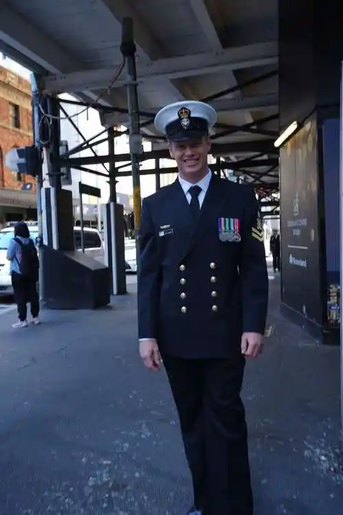 这个节日是用来纪念澳大利亚和新西兰联合组建澳新军团在一战,二战等