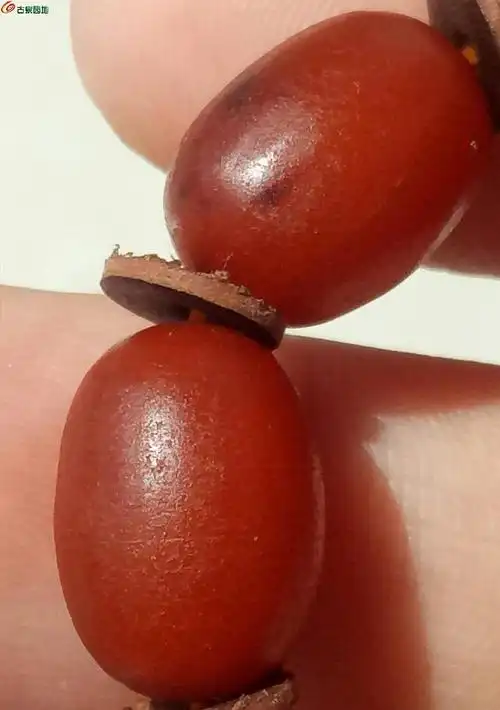 03清民时期枣皮红老蜜蜡手串