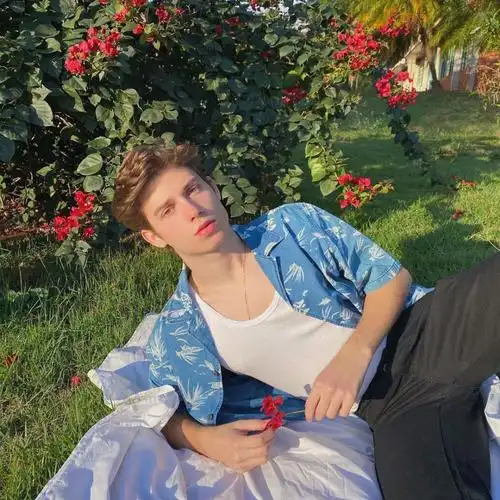 男生头像79 头像集‖帅哥‖颜控 欧美风头像