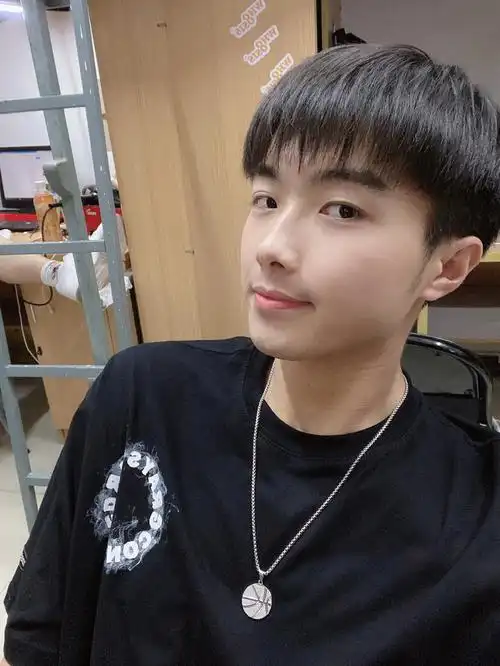 我这长相在男生中算什么水平