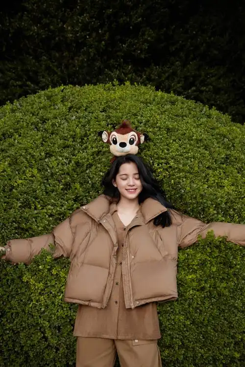 欧阳娜娜胆真大运动服无层次也敢穿好在身材比例过人