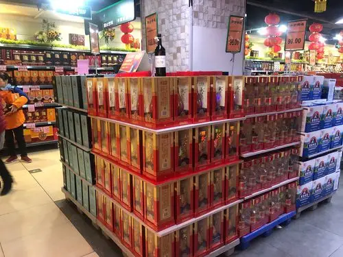 大成路店白酒堆码陈列照片
