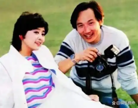 在事业蓬勃发展的1984年,张瑜与上影厂的导演张建亚喜结连理.