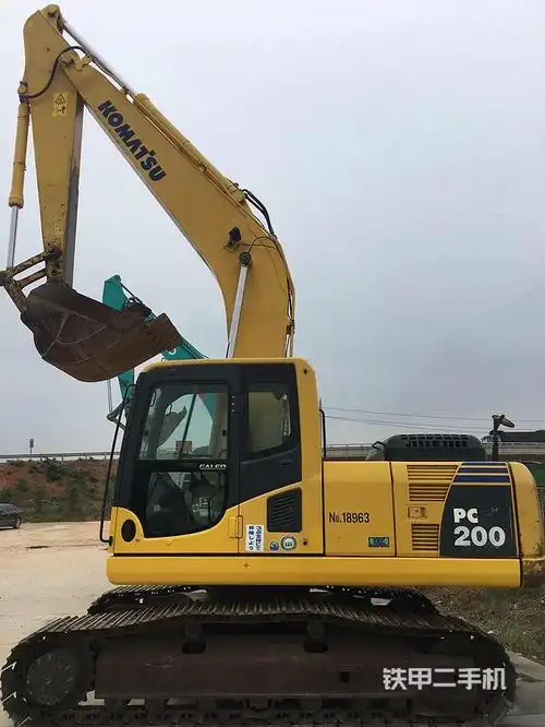 小松pc200-8挖掘机