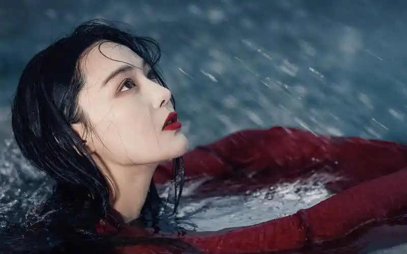 张馨予湿身性感唯美写真大片高清桌面壁纸