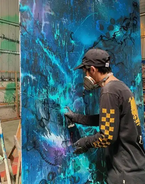 "画图男"陈英杰,将泼墨山水和涂鸦组合,令人惊艳!