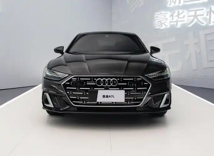 新款奥迪a7l上市,新增rs套件竞速版,售价41.87-66.62万元_太平洋号