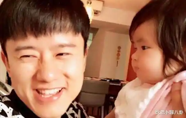 很多粉丝也打电话给谢娜,希望她能分享更多孩子的照片给大家看