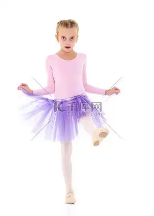 小女孩芭蕾舞演员表演舞蹈.