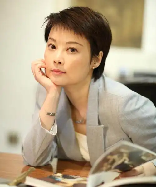 6年后再看疯女人的袁立才明白她才是真的人间清醒