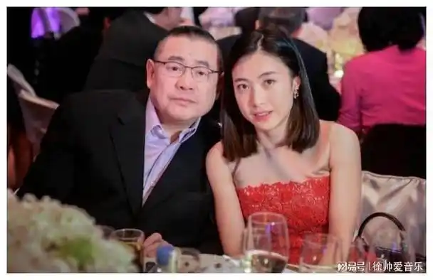 刘銮雄辟谣投资恒大歌舞团揭秘与甘比婚姻真相千亿财产保护伞