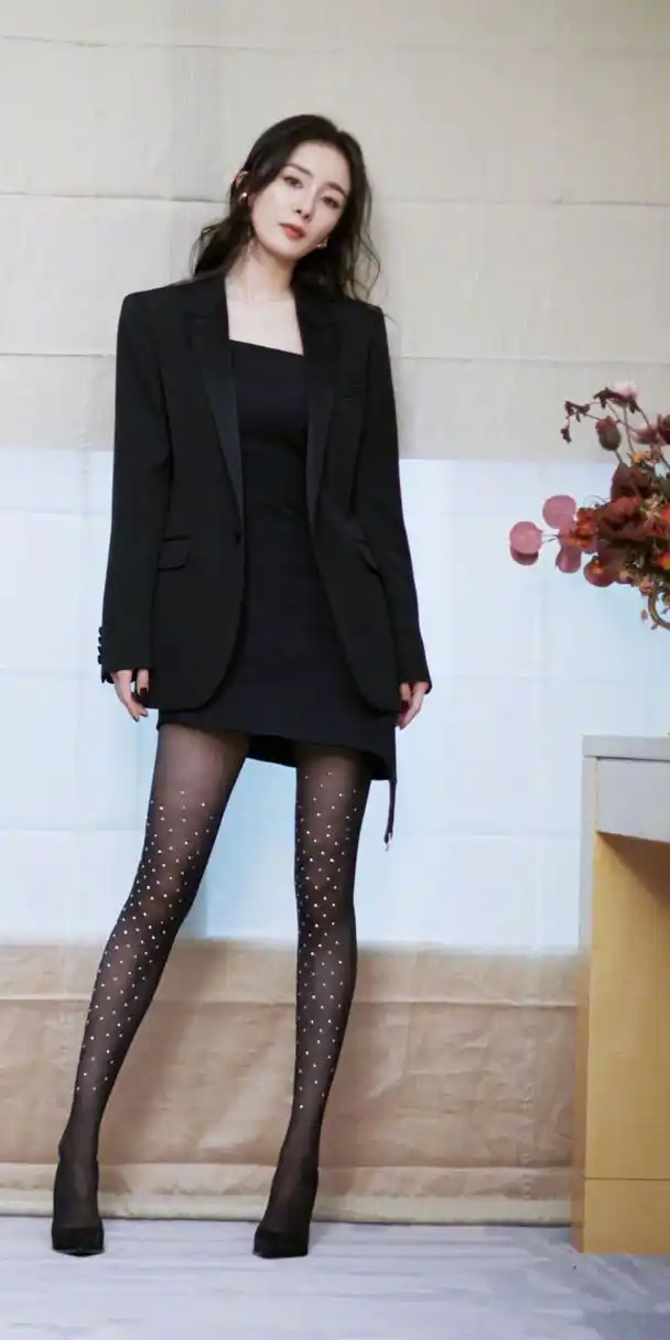 杨幂大长腿系列优雅写真壁纸图集 676767