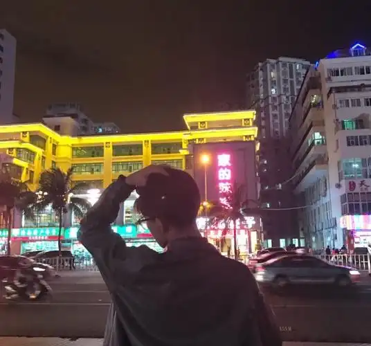 男头 原宿 背影