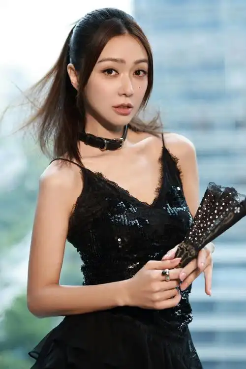 妆##薛凯琪嘴唇#论美还得是薛凯琪,节目里这红唇妆容真的独特又好看