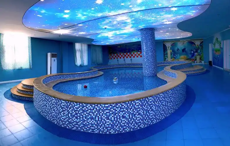 银河辰星幼儿园游泳馆开馆啦