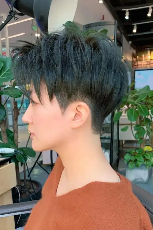 夏天来了该剪短发了适合不同年龄段的3种短发赶快收藏吧