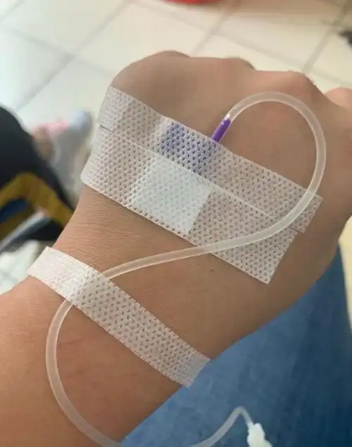 救救孩子求打点滴吊水图小视频也可以