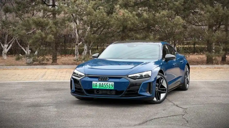 试驾奥迪rs e-tron gt:新世代电动旗舰,能否对得起rs名号?