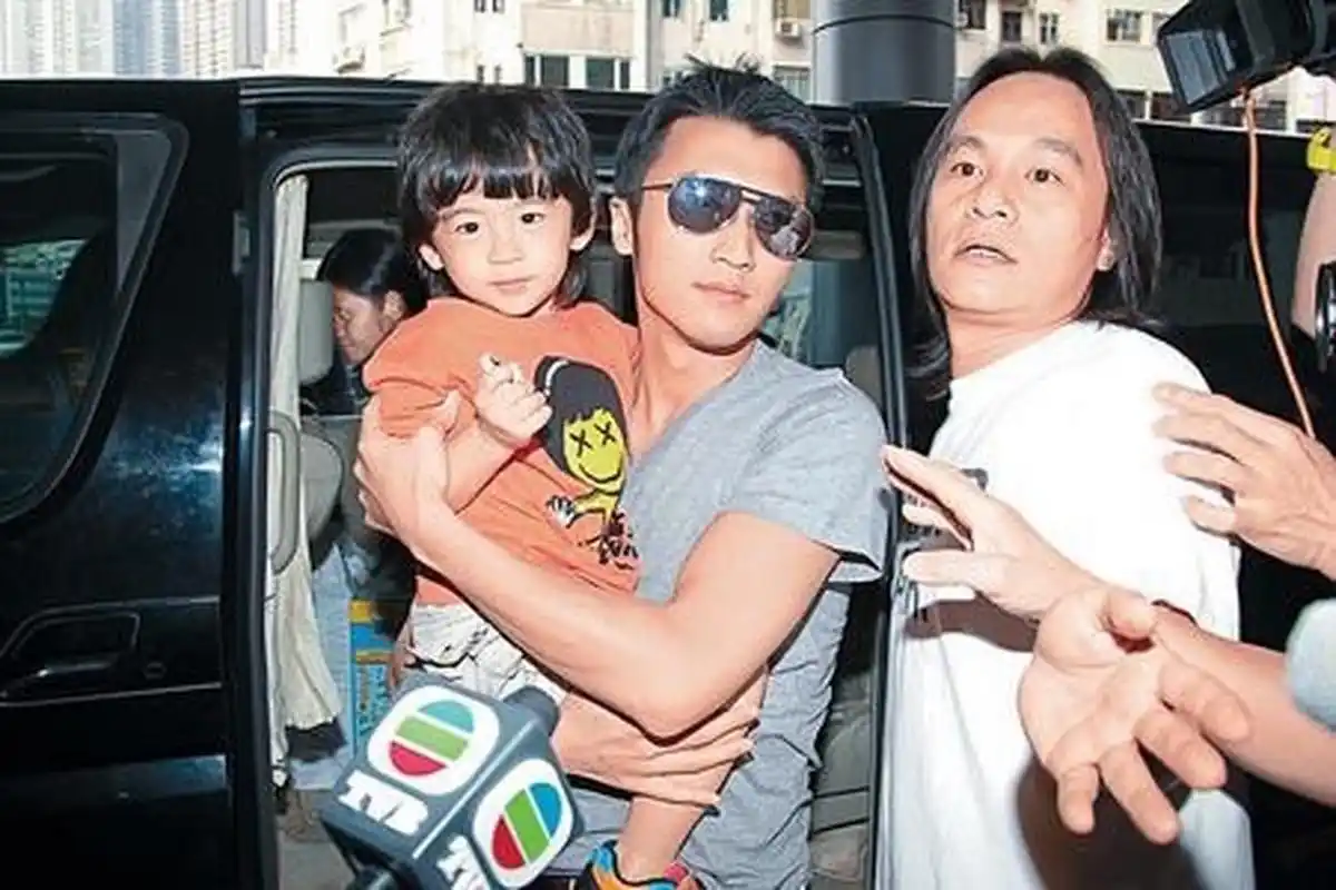 谢霆锋张柏芝的大儿子lucas近照被指长残