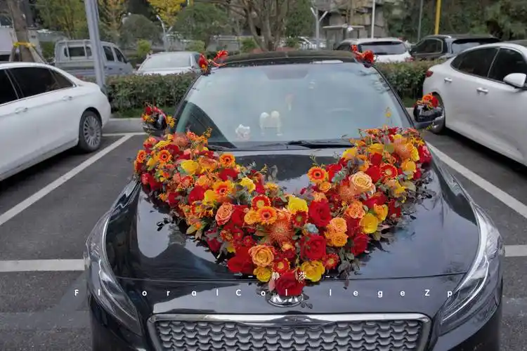 红橙v字型婚车 静莎职业学校 花艺气球培训学院作品_插花_静莎_花艺
