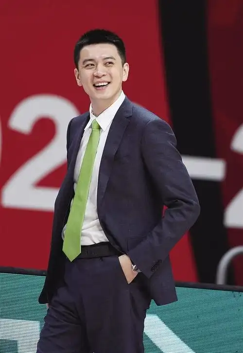 杨鸣 新华社资料图片