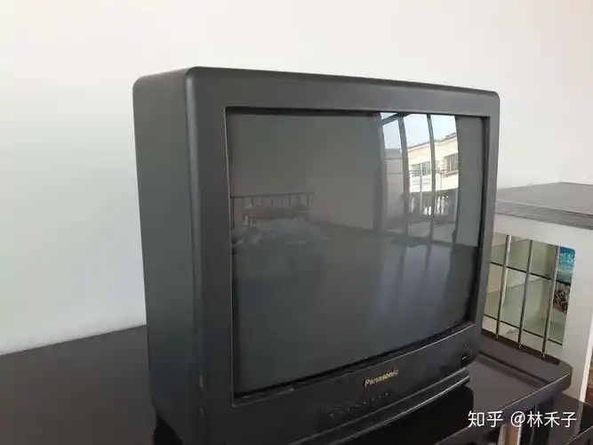 一张合影# 90年代的松下"画王"电视机.