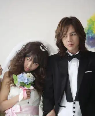 在电视剧中文根英与张根硕的浪漫爱情故事给人留下了深刻的印象