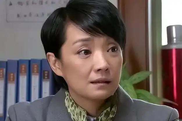 王海燕:我带24亿嫁张嘉译,婚后才知他有恶习,离婚的心早就有了