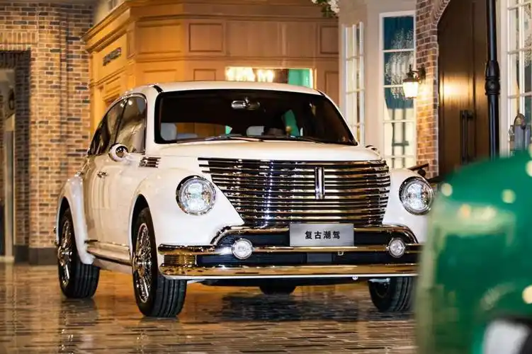 wey品牌"老爷车"亮相,复古造型科幻内饰,网友:长城玩嗨了